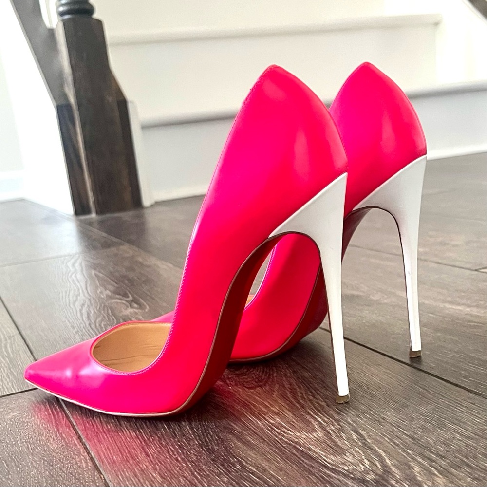 Christian Louboutin So Kate Fluo Mat
Jazz Calf.